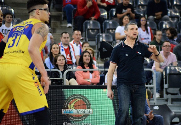 Cristian Achim va bifa al 11-lea sezon pe banca lui CSM CSU Oradea