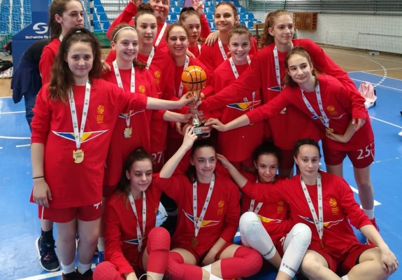 CSU Brașov, noua campioană la U15 feminin după un parcurs perfect 