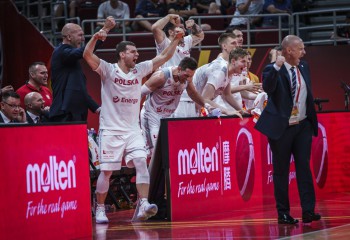 Polonia debutează cu victorie