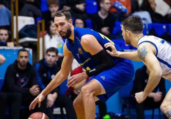 Corona Brașov trece de Steaua București în etapa a 23-a din LNBM
