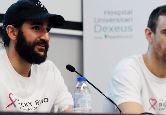 Ricky Rubio și Victor Claver au deschis, în Barcelona, un salon pentru bolnavi de cancer