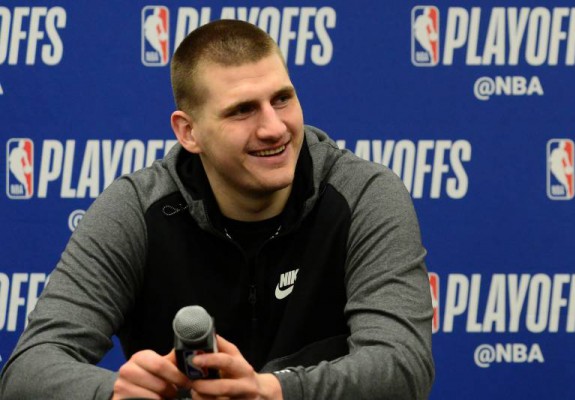 Nikola Jokic: „Oriunde, lumea vrea să facă poze cu tine, suntem ca la circ”