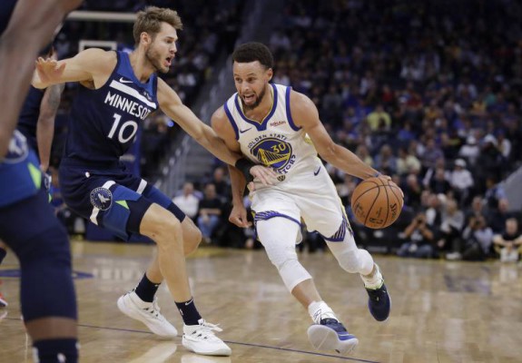 Steph Curry, prestație senzațională în victoria din presezon cu Minnesota Timberwolves