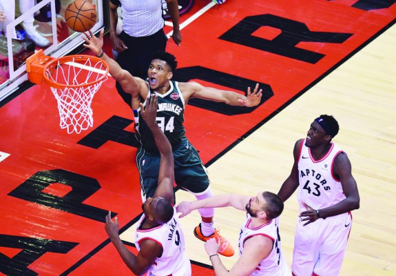 Peste 100 de jucători străini, la startul noului sezon NBA