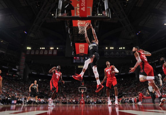 Giannis Antetokounmpo a debutat cu dreptul în noul sezon NBA