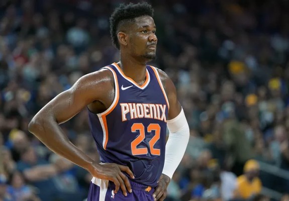 Deandre Ayton  a fost testat pozitiv la un control antidoping