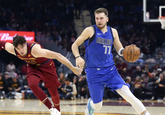 Dallas Mavericks o învinge pe Cleveland Cavaliers datorită unei noi prestații excelente reușite de Luka Doncic