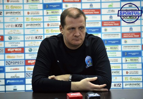 Aco Todorov a prezentat jurnaliștilor un material cu greșelile de arbitraj în favoarea lui Darko Planinic. Video
