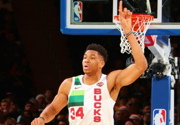 Giannis Antetokounmpo, double-double de efect în doar 22 de minute petrecute pe teren