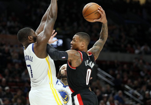 Career-high pentru Damian Lillard în victoria cu Golden State Warriors. Video