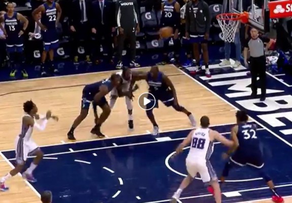 Se întâmplă și la case mai mari: De’Aaron Fox a scăpat după ce a comis o abatere similară cu cea a lui Chris Cooper
