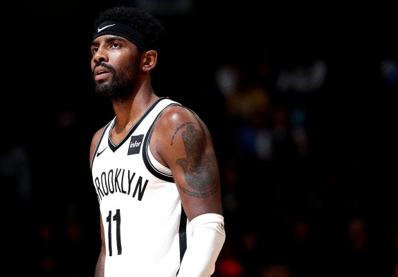 Kyrie Irving va fi operat la umăr și va rata tot restul sezonului