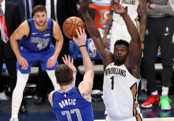 NBA. Luka Doncic a câștigat primul duel contra lui Zion Williamson. Video