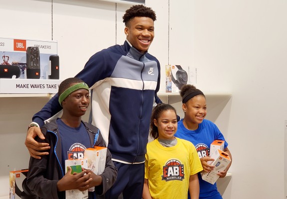 Jucătorii din NBA se solidarizează în timpul crizei de coronavirus