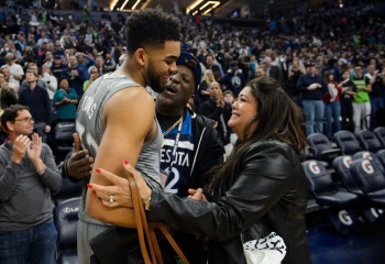 Tragedie în NBA, după ce mama lui Karl-Anthony Towns a murit din cauza covid-19