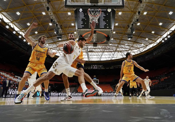 Valencia și Real Madrid și-au respectat statutul de favorite în primul meci de la reluarea Ligii ACB