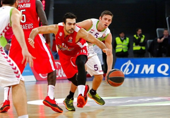 Kostas Sloukas se întoarce la Olympiacos