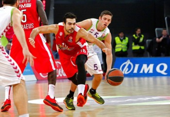 Kostas Sloukas se întoarce la Olympiacos