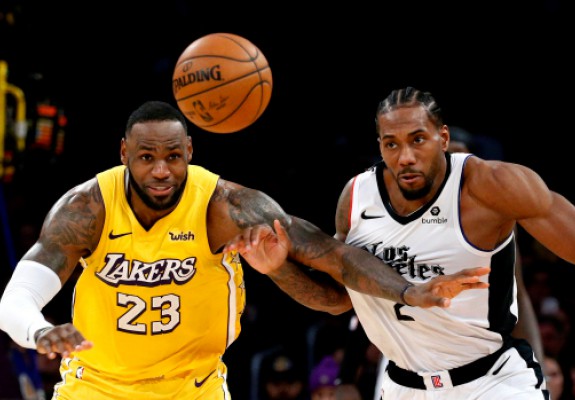 Lakers se impune în confruntarea cu Clippers. Video