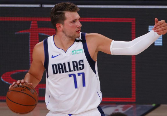 Luka Doncic, primul din istorie care înscrie peste 40 de puncte la debutul în playoff
