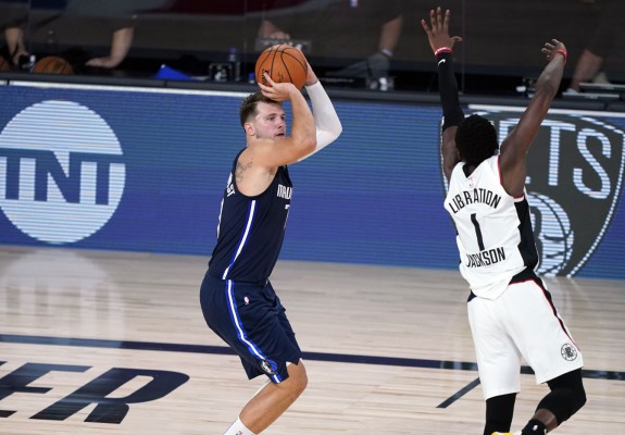 Luka Doncic, prestaţie de excepţie: Buzzer-beater şi triple-double cu 43 de puncte! Video
