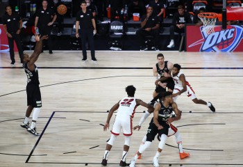 Final controversat în meciul 2 al seriei dintre Bucks şi Heat. Video