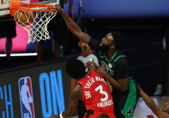 Boston Celtics preia conducerea în seria cu Toronto Raptors
