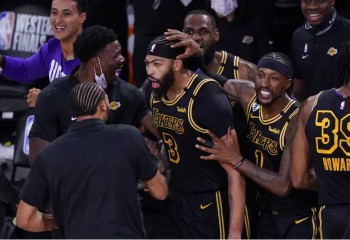 Buzzer-beater-ul lui Anthony Davis aduce victoria pentru Los Angeles Lakers. Video
