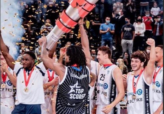 Sean Barnette a ridicat trofeul SuperCupei Elveţiei