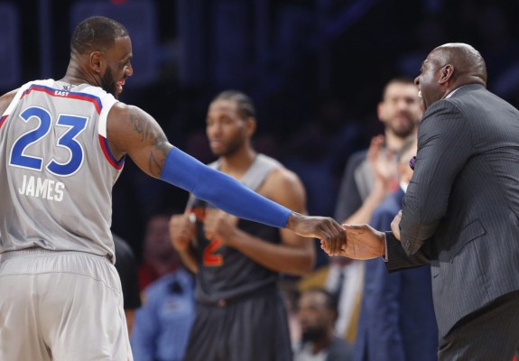 LeBron James avansează în topul celor mai buni pasatori din istoria playoff-ului NBA