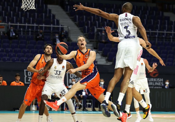 Real Madrid suferă un eșec drastic pe teren propriu în fața Valenciei