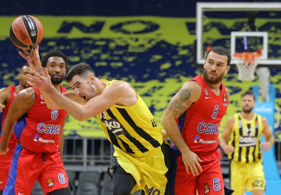 CSKA Moscova câștigă derby-ul etapei din Euroligă