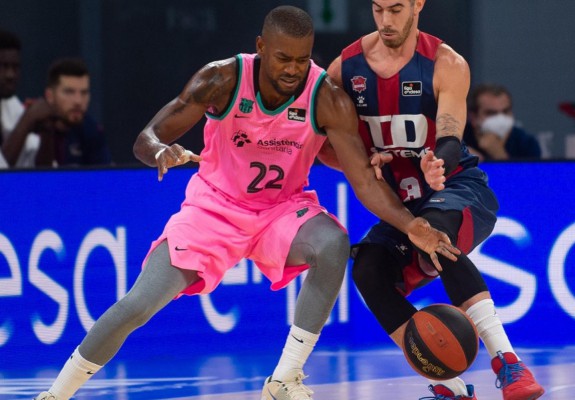 Baskonia trece de FC Barcelona