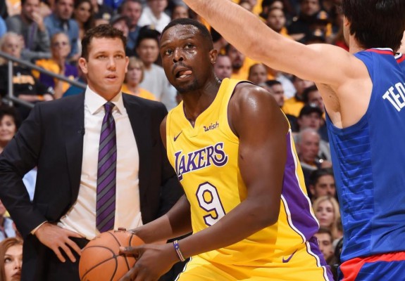 Lakers încearcă să scape de salariul lui Luol Deng