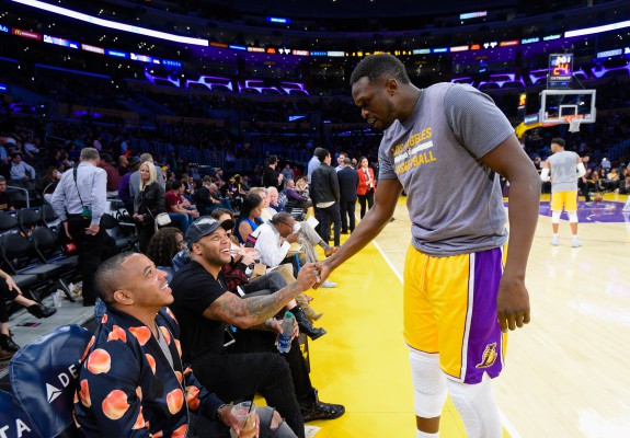 Lakers nu a reușit să scape de salariul lui Luol Deng