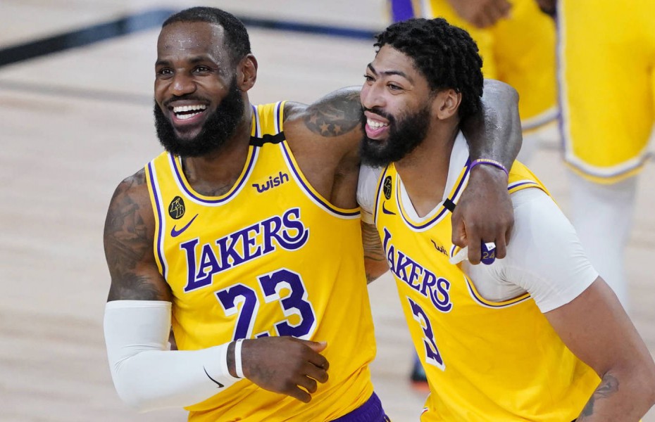 LeBron James și Anthony Davis și-au prelungit înțelegerile cu Lakers