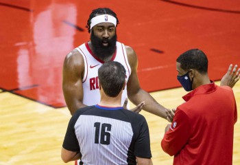 James Harden a jucat pentru Houston Rockets