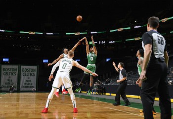 Victorii dramatice pentru Celtics şi Kings în faţa lui Bucks şi Nuggets. Video