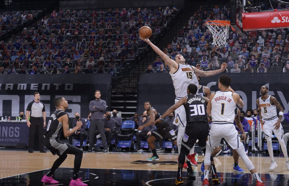 Nikola Jokic, career high în înfrângerea cu Sacramento Kings. Video
