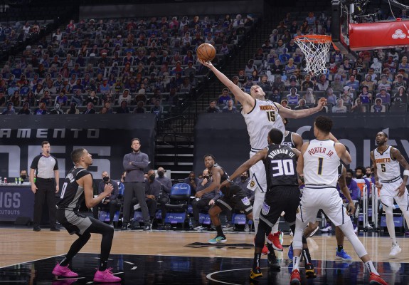 Nikola Jokic, career high în înfrângerea cu Sacramento Kings. Video